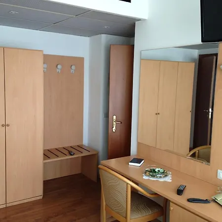 Hotel Roma 3*